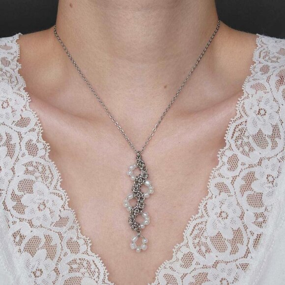 Unique white pearl and silver snake necklace with a small silver chain - Picture 8 of 8